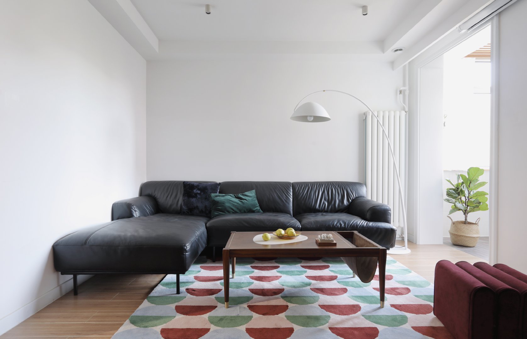 中庭裝飾施工團隊為您分析刮膩子重要性，讓您安心入馨家