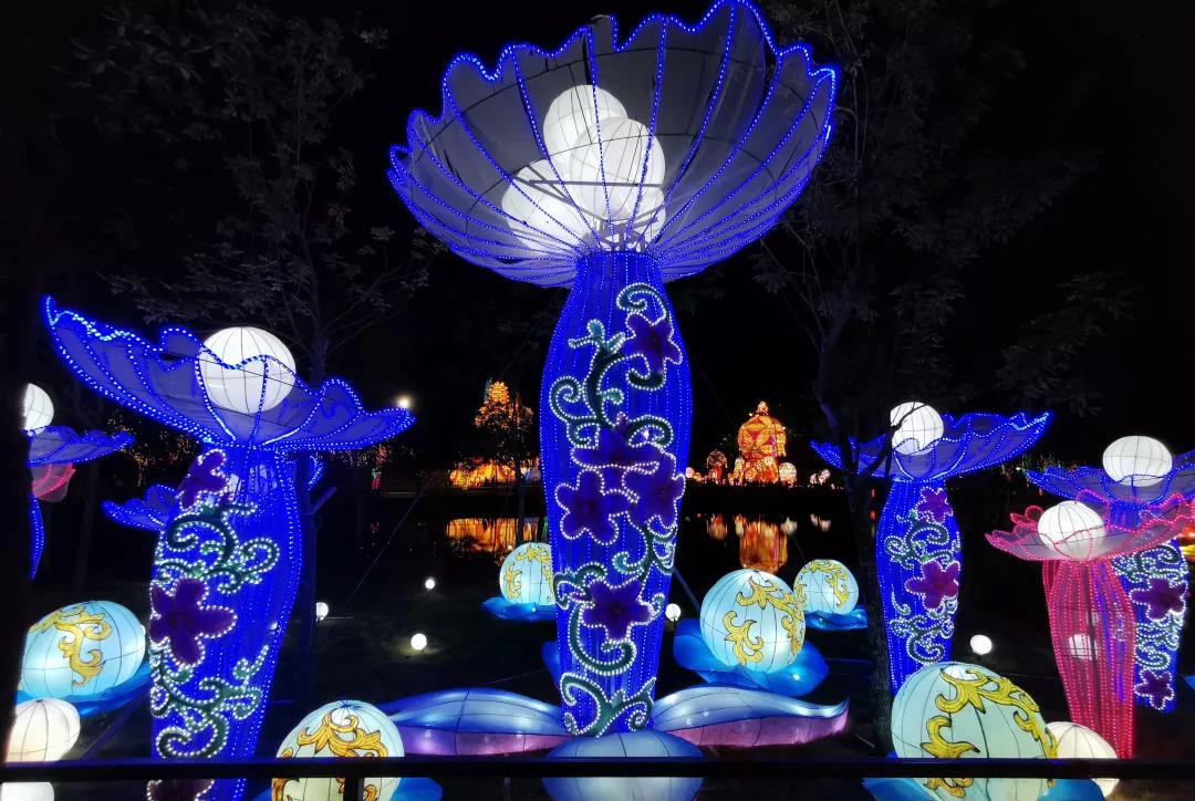 月色燈山滿江河| 裝飾公司和燈展的關(guān)系是？