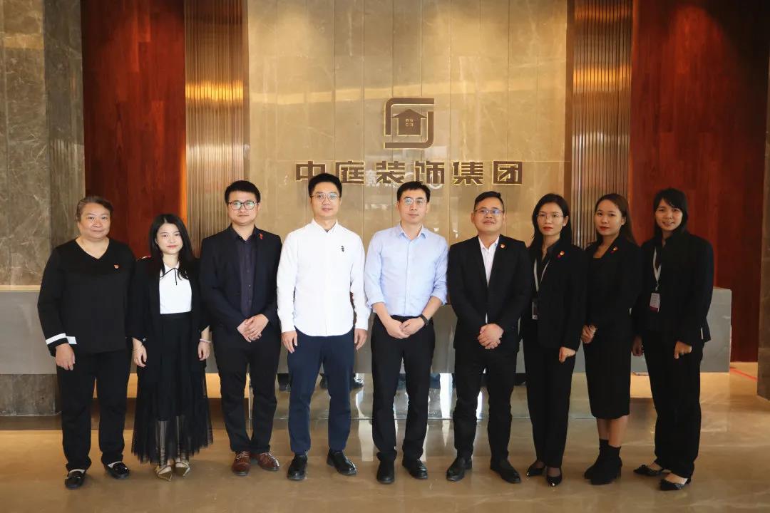 兩新黨建丨青秀區(qū)組織部、兩新組織黨工委領(lǐng)導(dǎo)到集團(tuán)調(diào)研并指導(dǎo)黨建工作